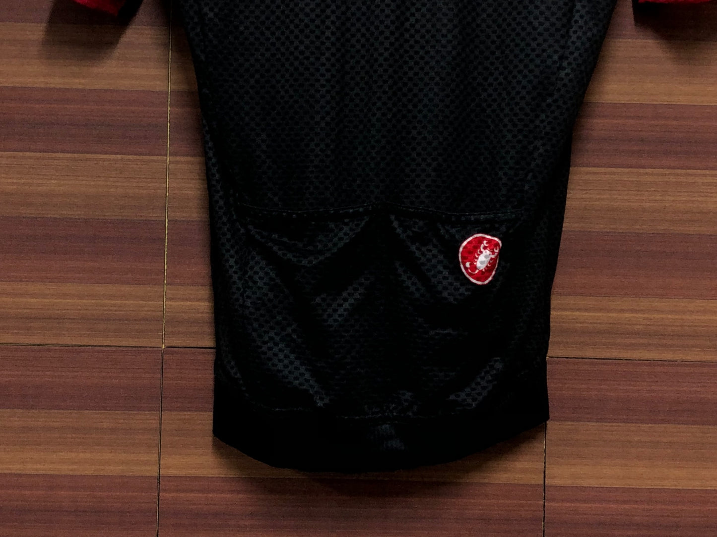 IO130 カステリ CASTELLI 半袖 サイクルジャージ 黒 赤 S