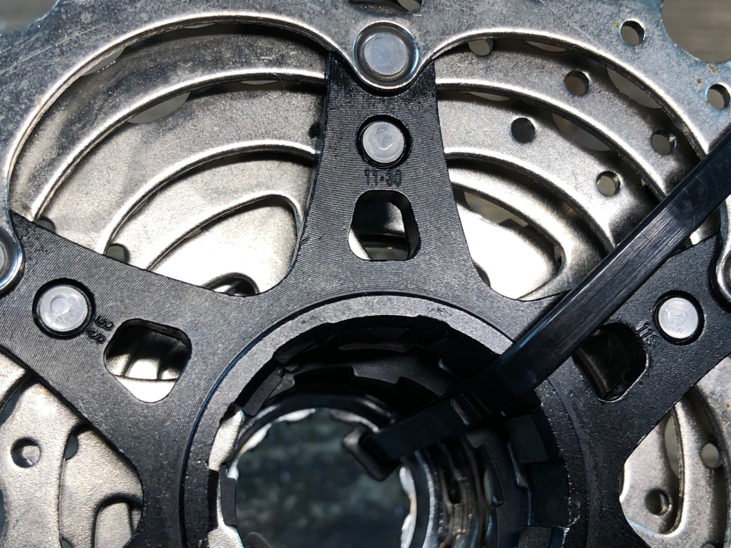 IX302 シマノ SHIMANO 105 CS-R7000 スプロケット 11S 11-30T