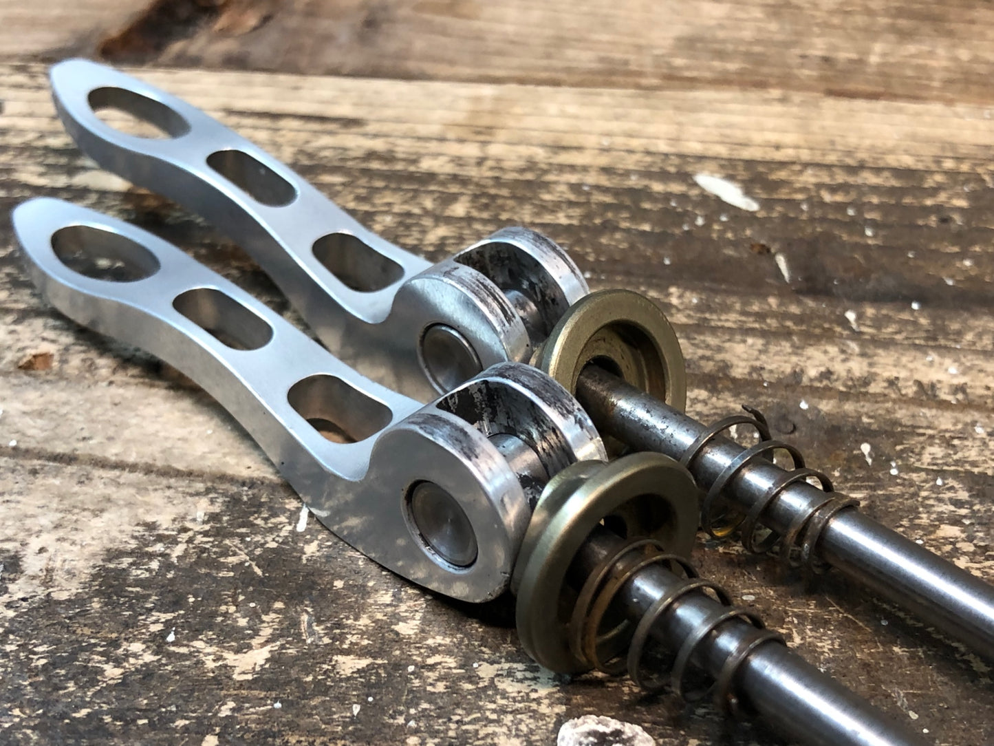 IY324 PMP T072 チタン クイックリリース 前後セット 100mm×130mm シルバー