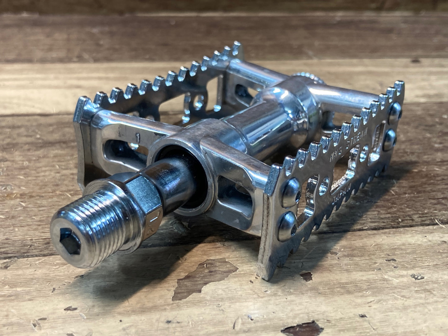 IL415 三ヶ島 MKS SYLVAN STREAM NEXT フラット ペダル シルバー