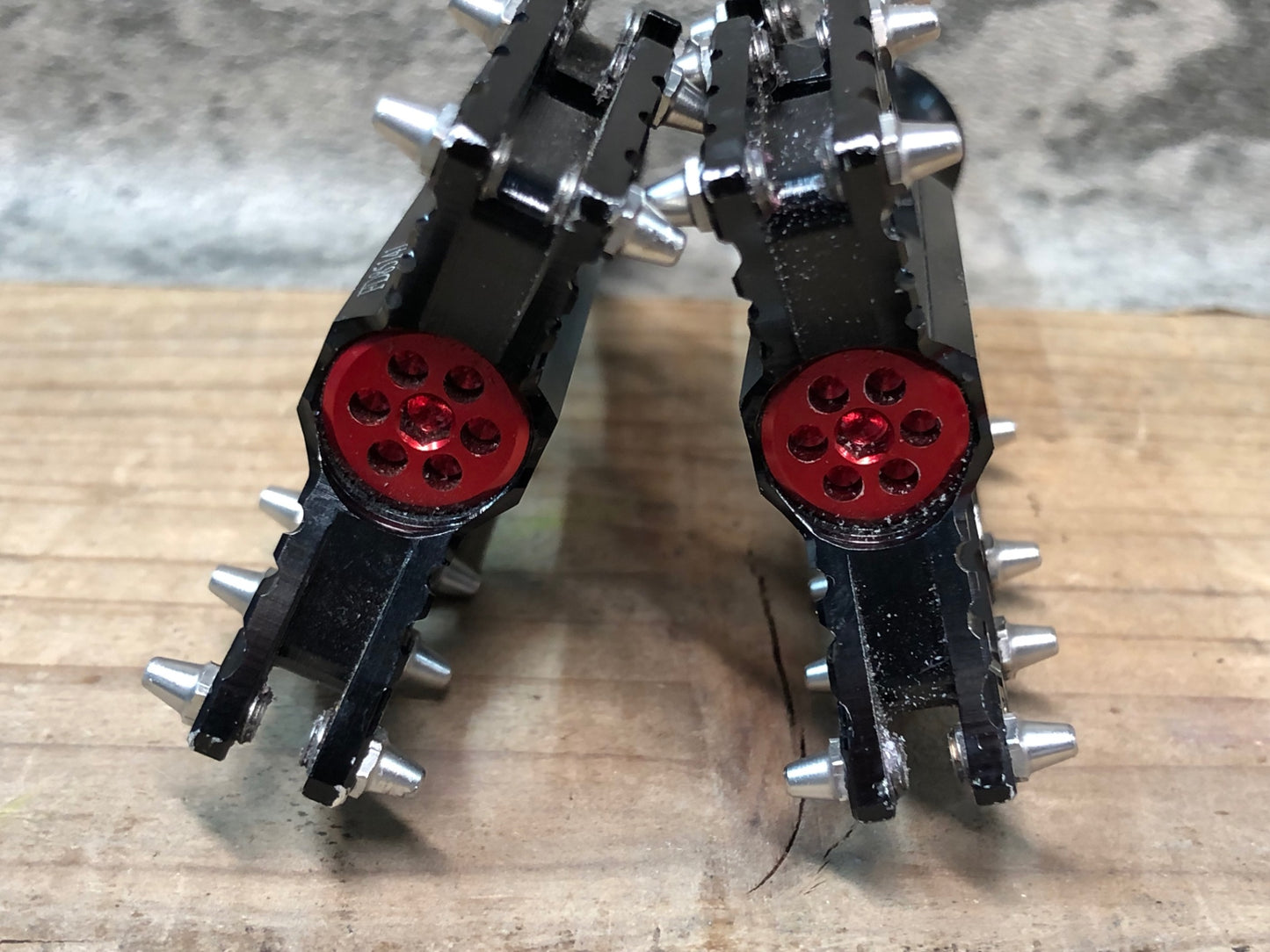 IS081 KCNC KYREX フラットペダル 黒 TI/DLC