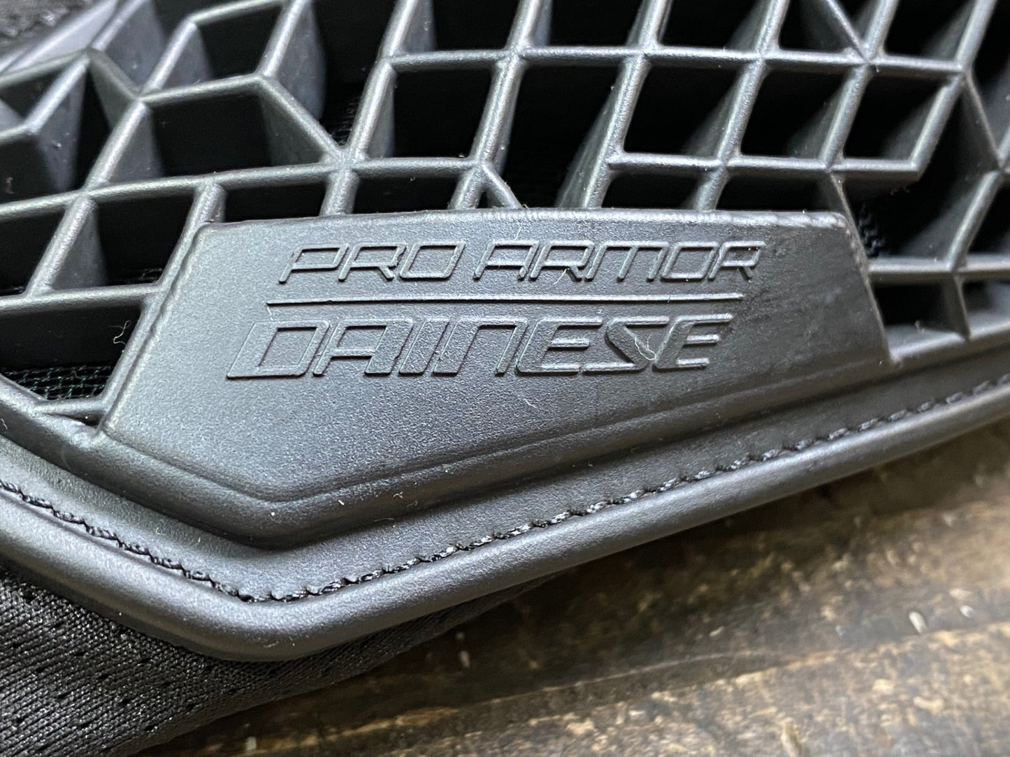 IQ857 ダイネーゼ DAINESE エルボープロテクター 黒 L