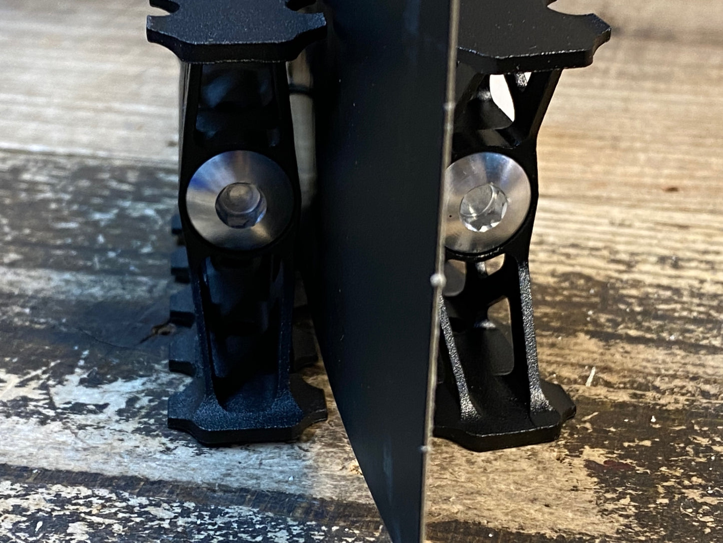 IV842 ジャイアント GIANT ULTRA LIGHT PEDAL フラットペダル 黒