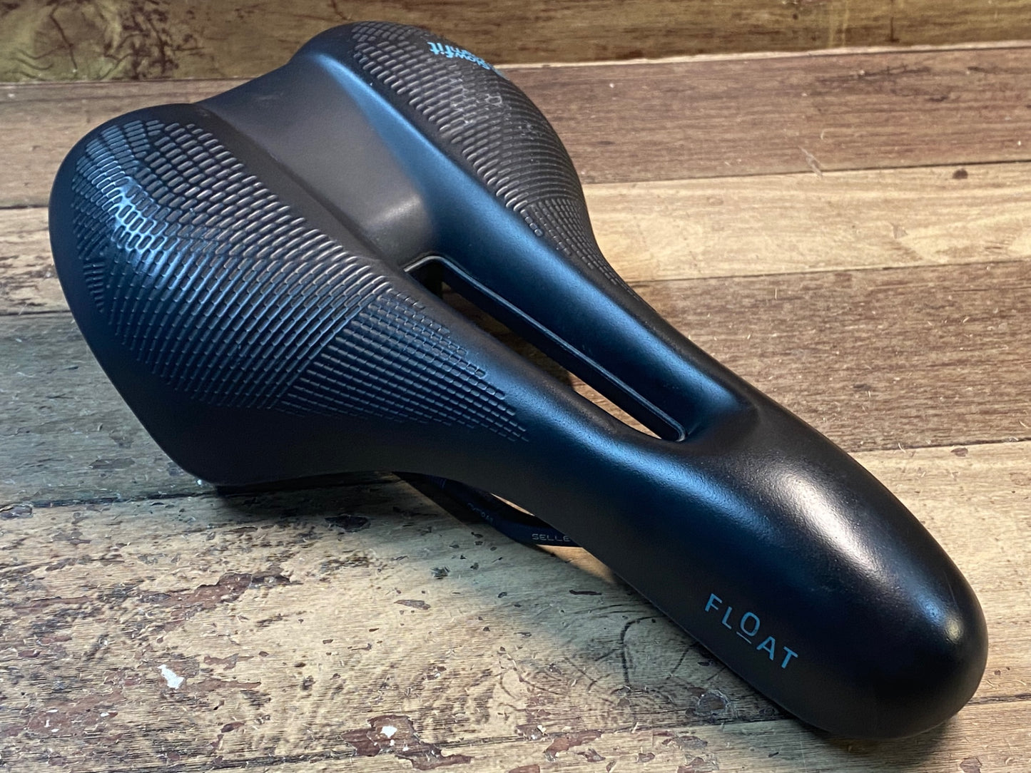 IE649 セラロイヤル SELLE ROYAL FLOAT サドル OXEレール 黒