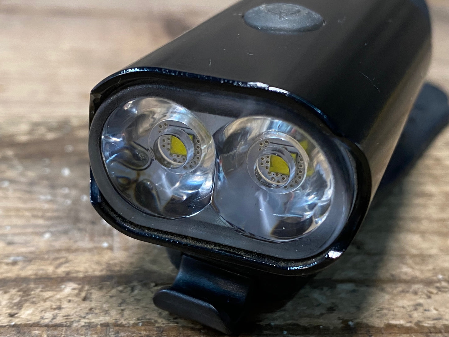 JB330 レザイン LEZYNE 400XL フロントライト 黒 点灯確認済み