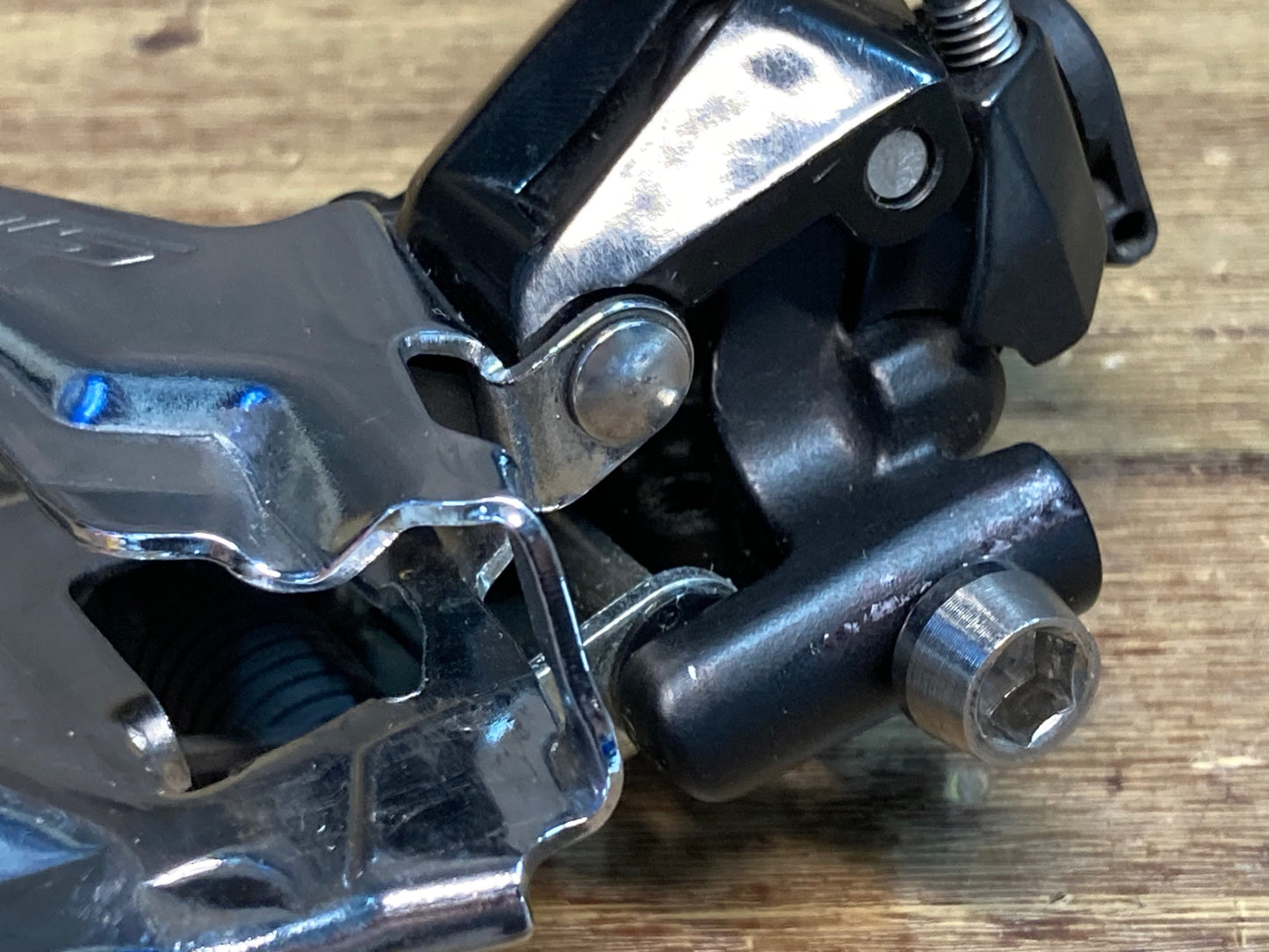 IM141 シマノ SHIMANO 105 FD-R7000 フロントディレイラー 2S 直付