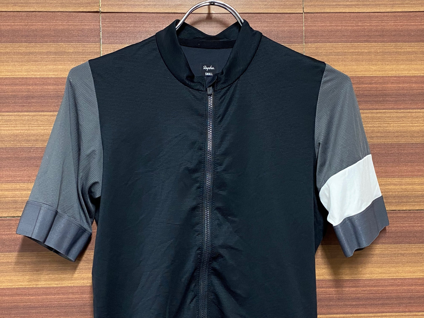 IT773 ラファ RAPHA PRO TEAM TRAINING JERSEY S 黒/白