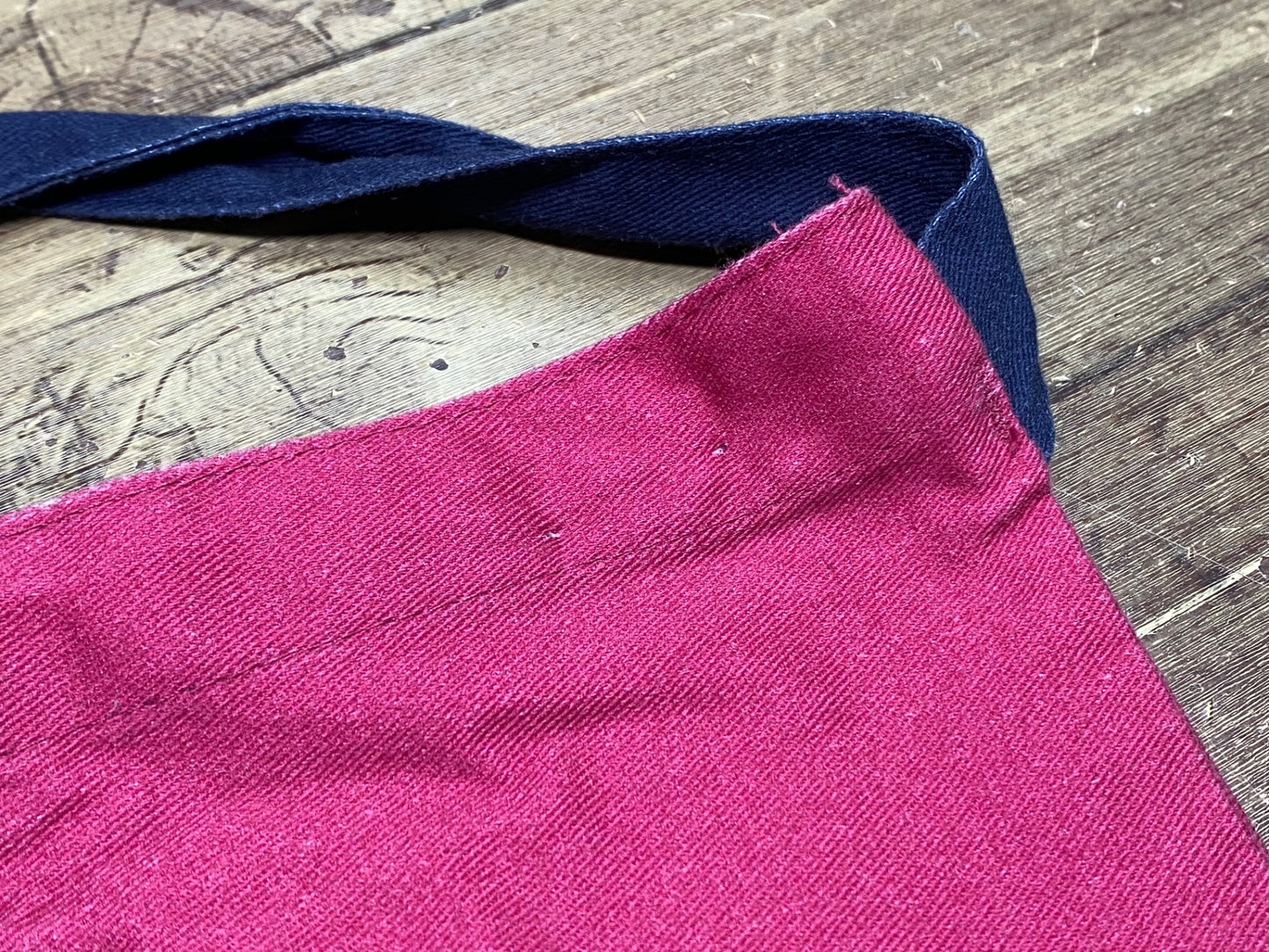 IY264 ラファ Rapha サコッシュ 紫