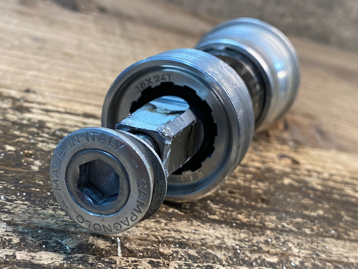 IT896 カンパニョーロ CAMPAGNOLO BB RECORD スクエアテーパー 102mm