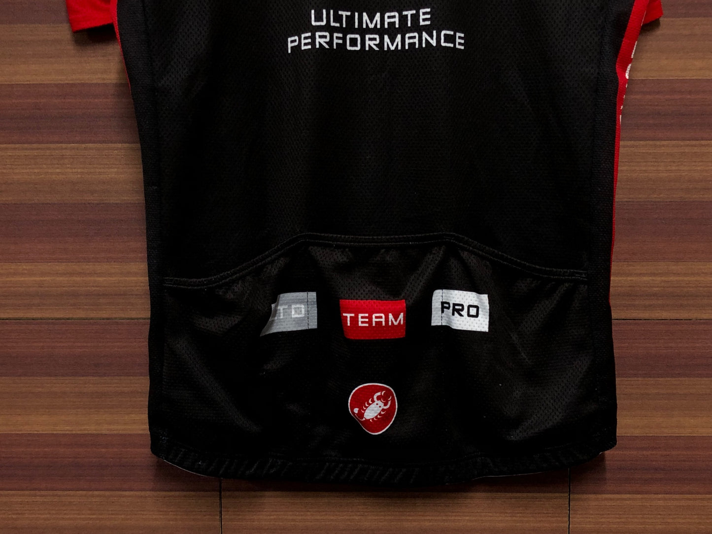 IN127 カステリ castelli 半袖 サイクルジャージ 黒赤 3T L 毛玉あり