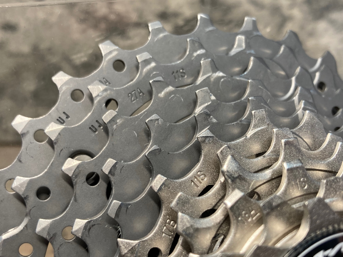 IN243 シマノ SHIMANO デュラエース DURA-ACE CS-R9100 スプロケット 11-30T 11S