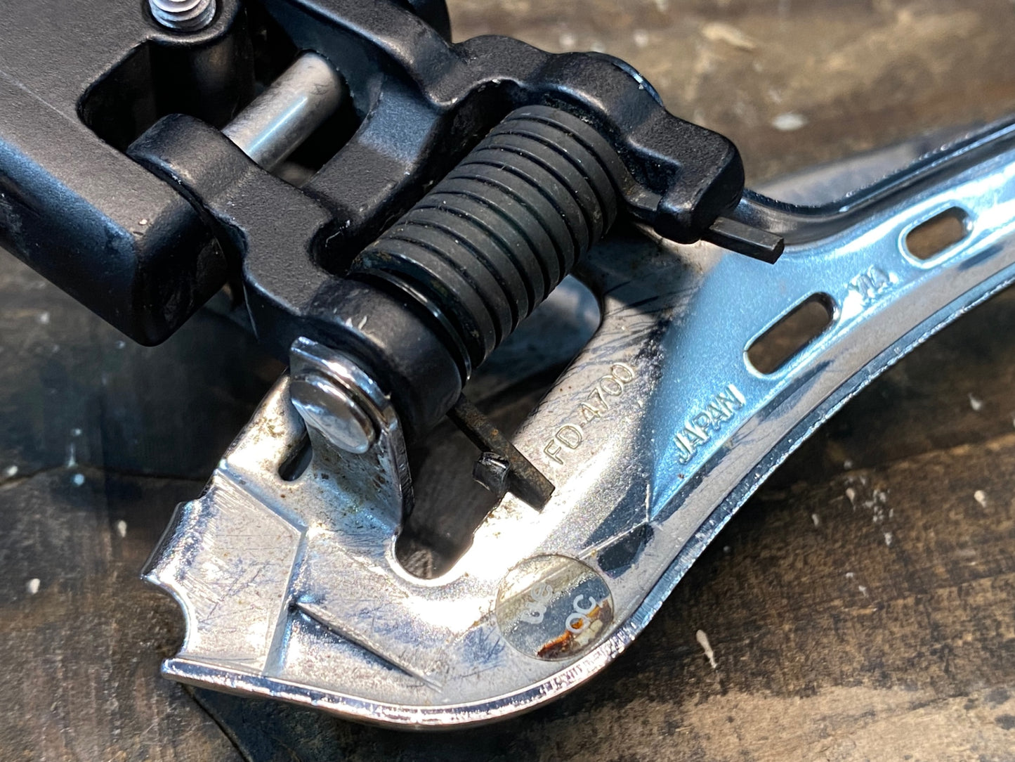 IV023 シマノ SHIMANO ティアグラ Tiagra FD-4700 フロントディレイラー 2S