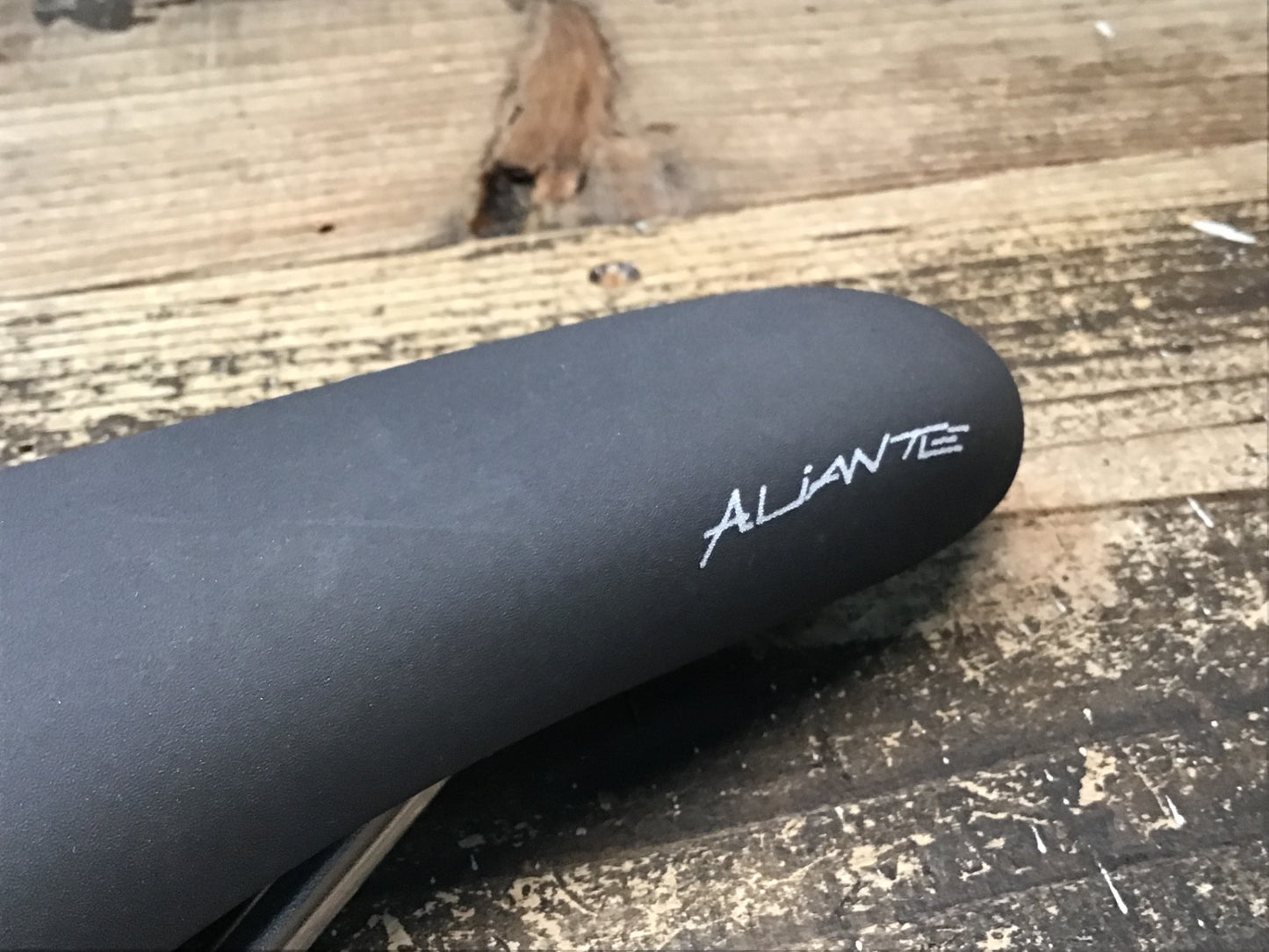 IU630 フィジーク fizik アリアンテ ALIANTE R3 サドル kiumレール