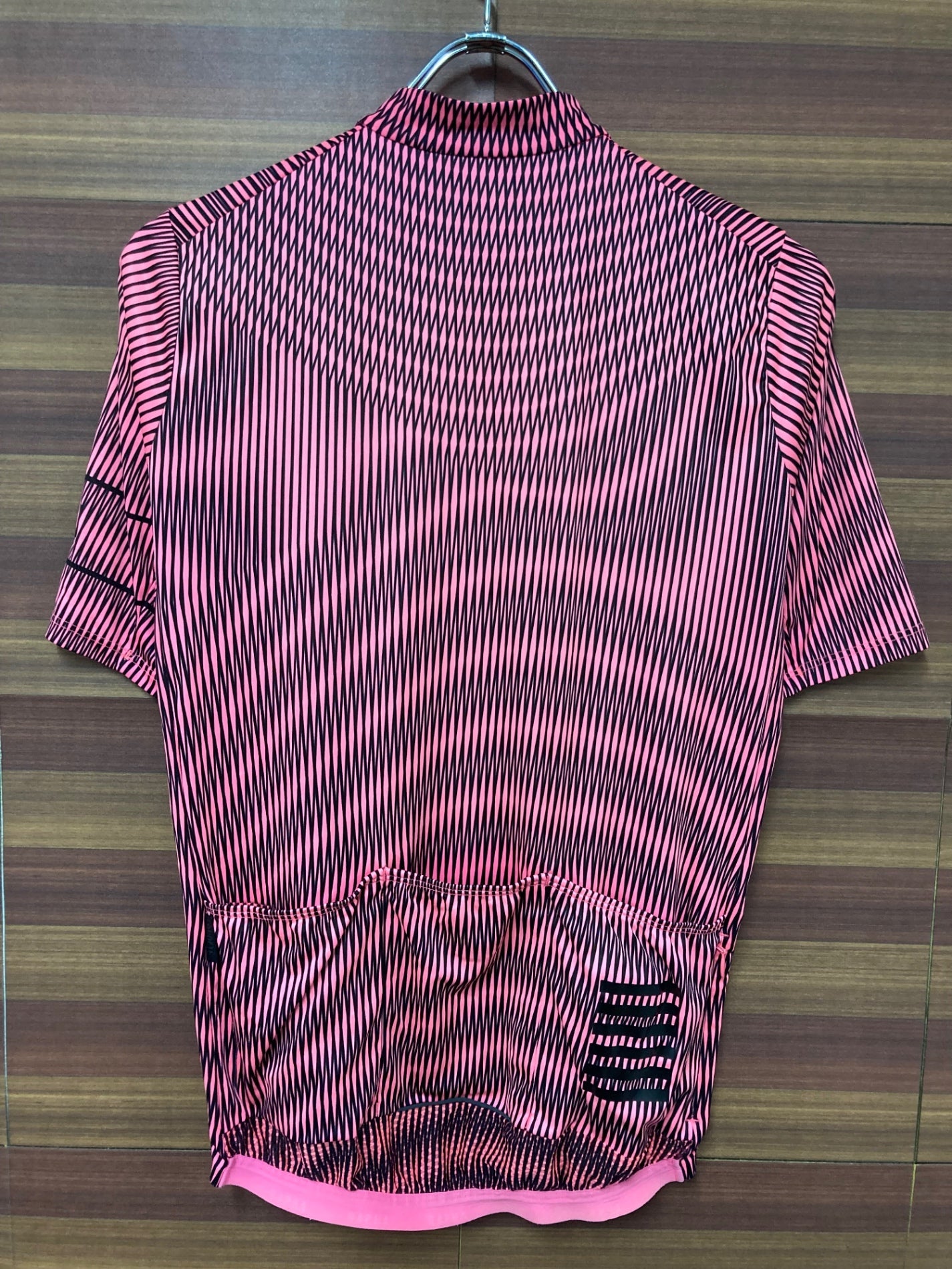 IO435 ラファ Rapha PRO TEAM FLY WEIGHT JERSEY 半袖 サイクルジャージ ピンク 黒 総柄 M