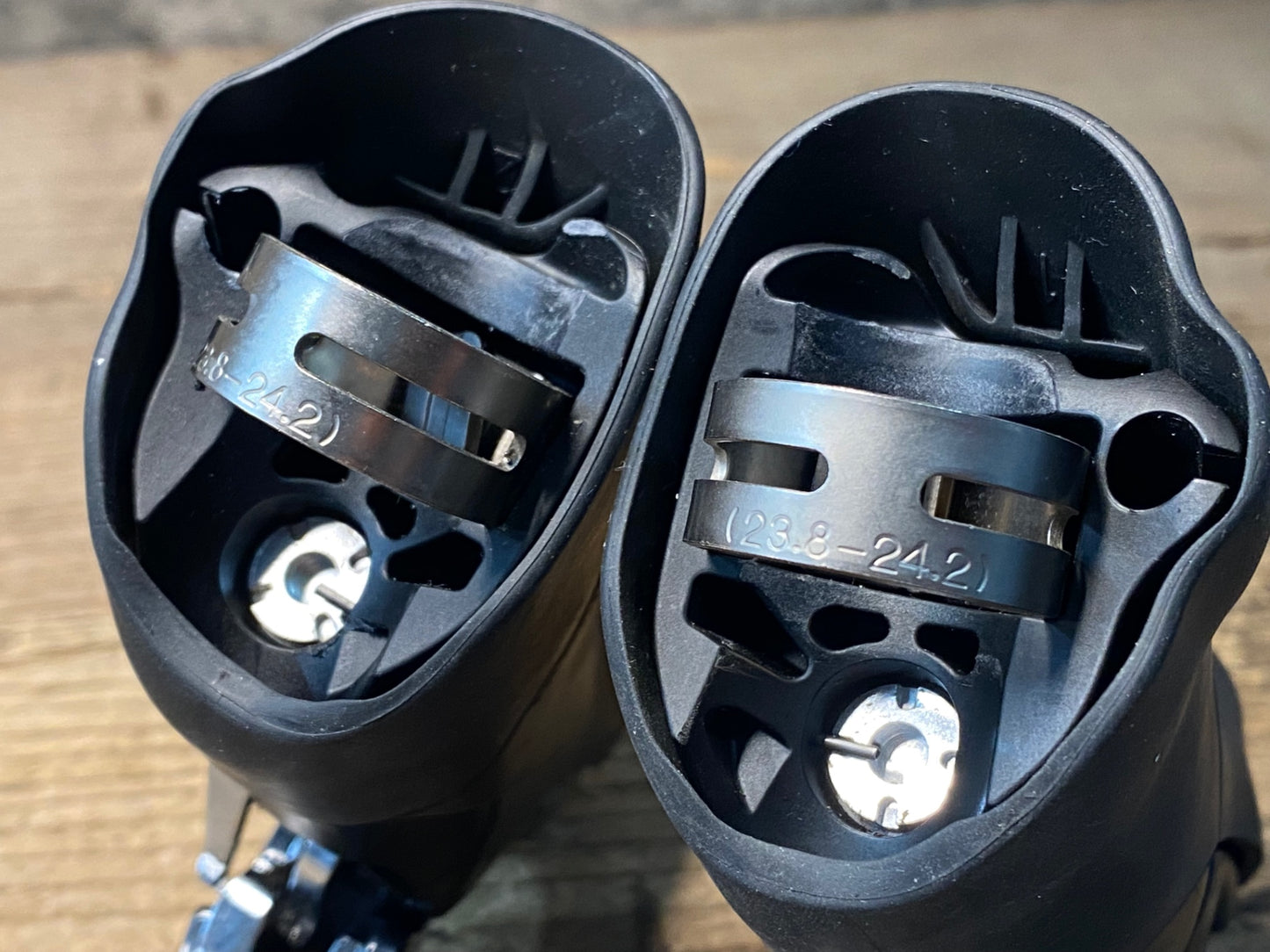 JD596 シマノ SHIMANO ソラ SORA ST-R3000 STIレバー 2x9S ※空打ちのためジャンク