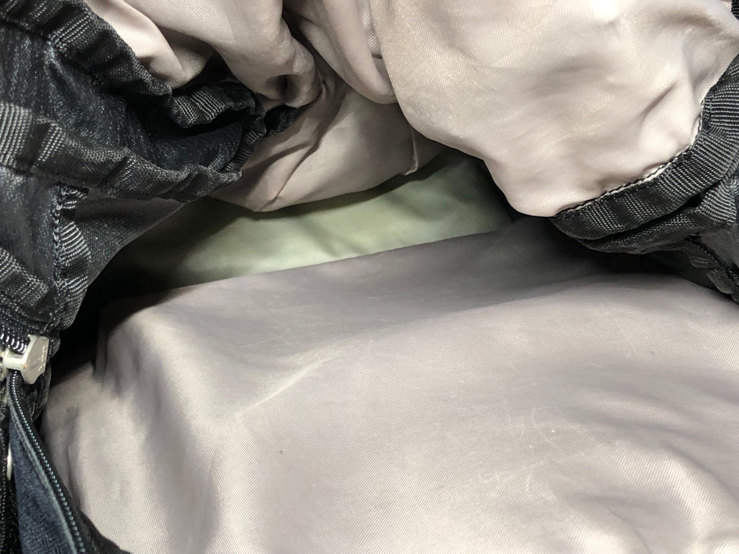 JC354 ドイター deuter バックパック リュック 黒 グレー