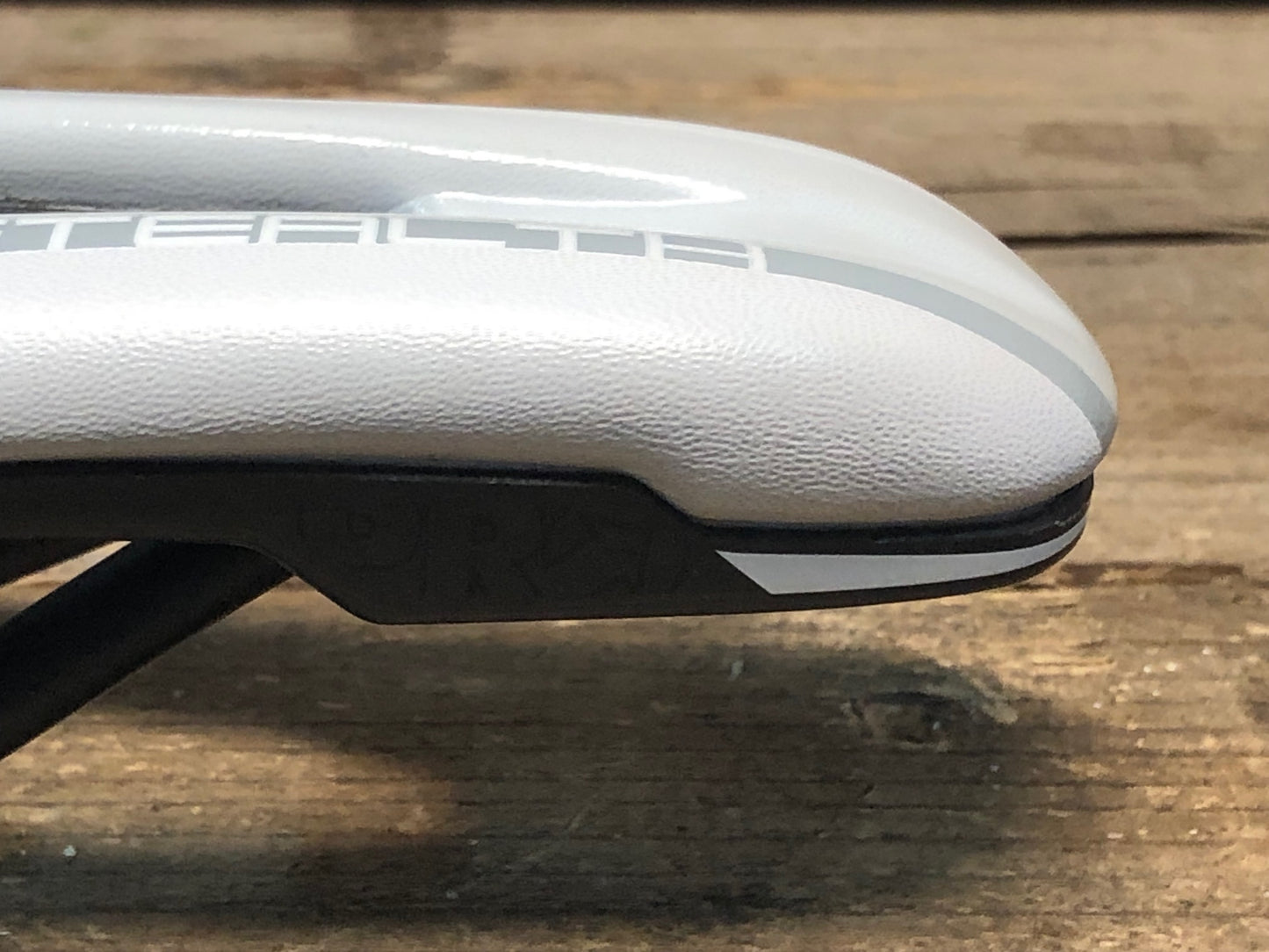 IQ414 シマノプロ SHIMANO PRO ステルス STEALTH サドル ステンレスレール 142mm 白