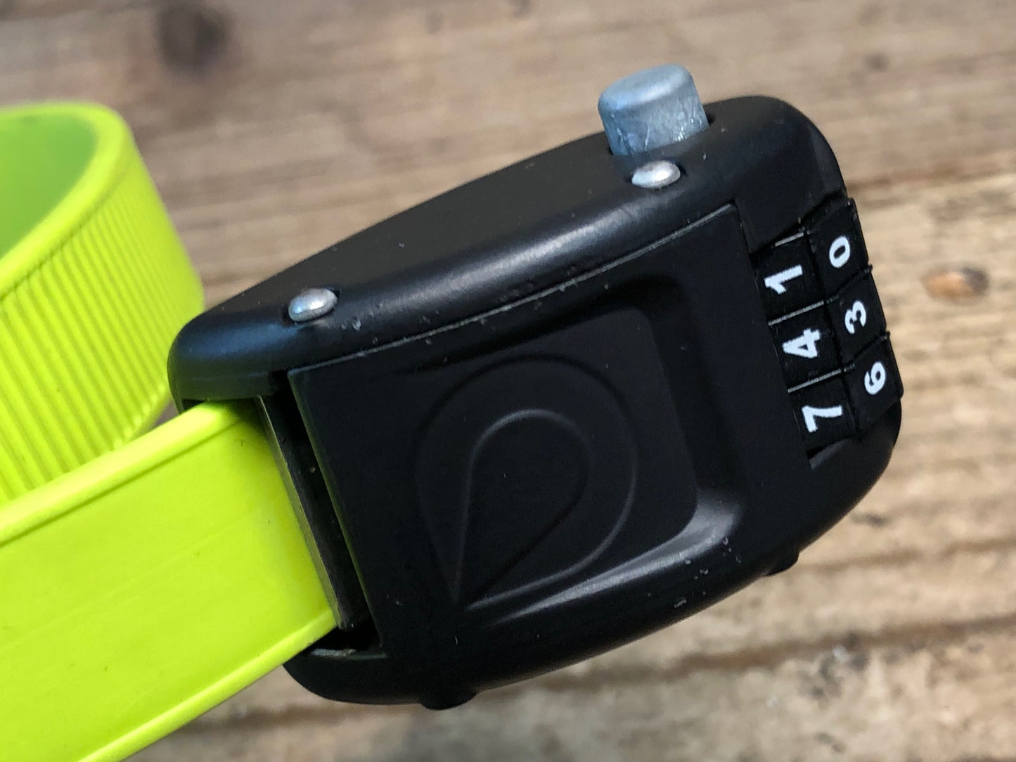 IX296 オットーロック OTTOLOCK 鍵 ロック 黄緑