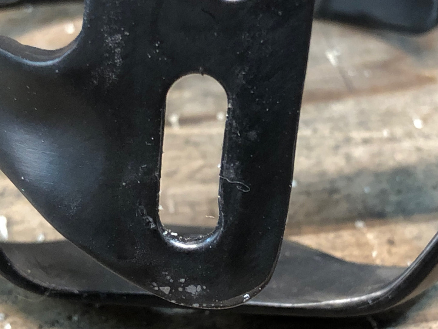 IN681 スペシャライズド SPECIALIZED カーボンボトルケージ 1個