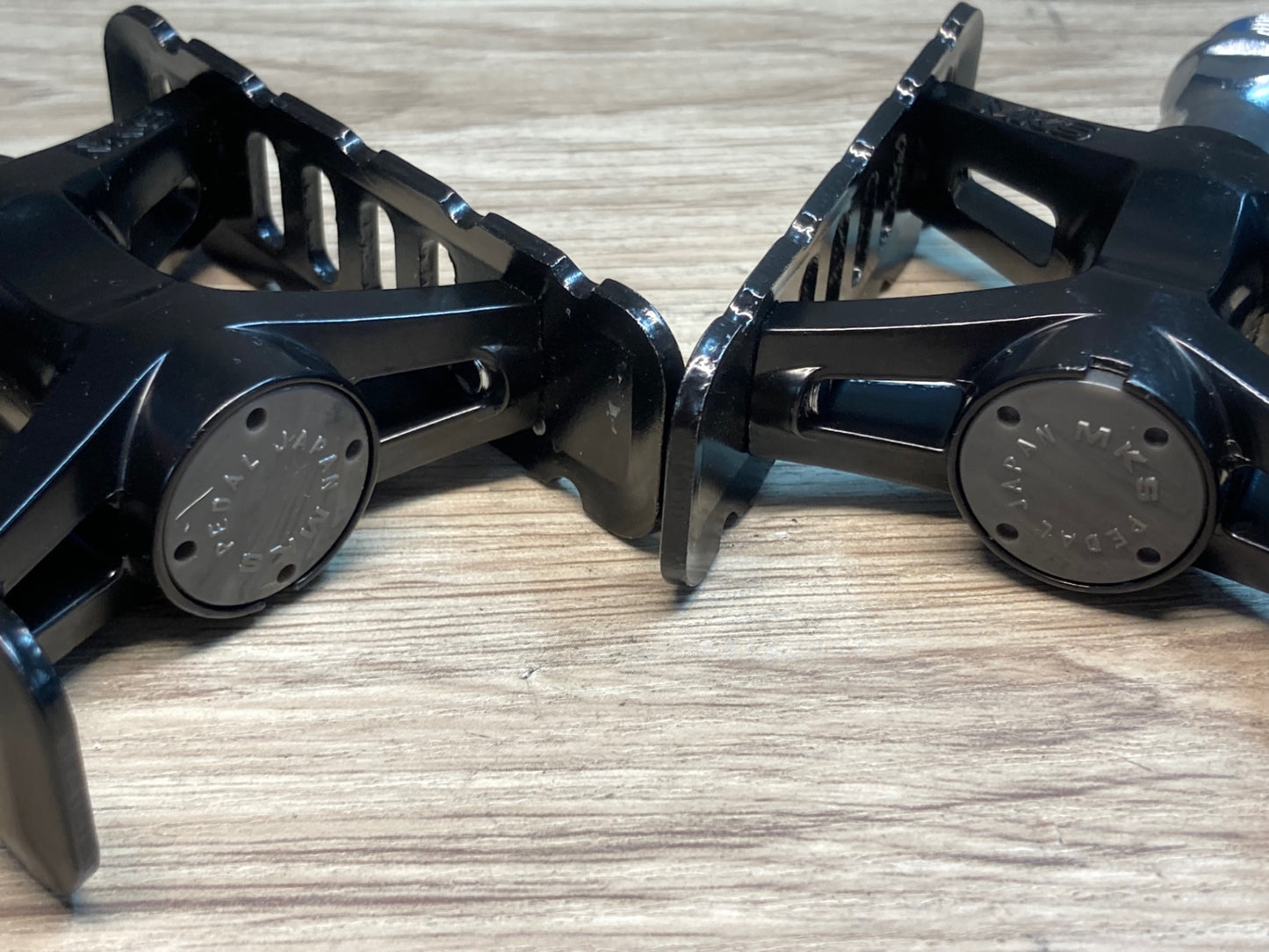 IX275 三ヶ島 MKS PROMENADE フラットペダル 黒