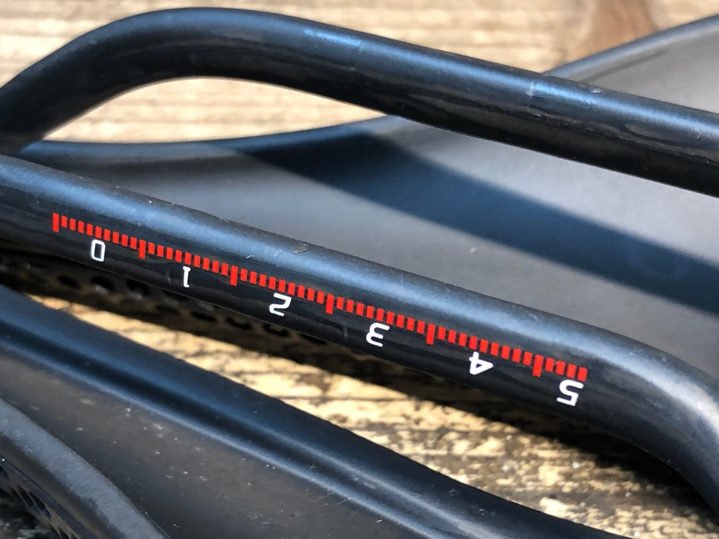 JC139 TNI ライトフライ LiteFly 3D サドル 黒 カーボンレール