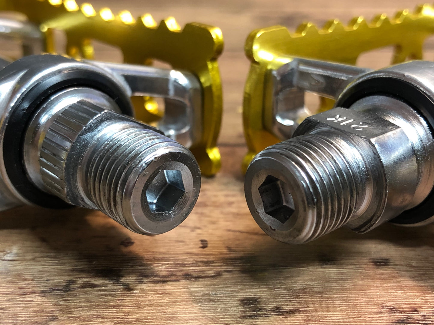 IQ621 三ヶ島 MKS BM-7 フラットペダル ゴールド 未使用品