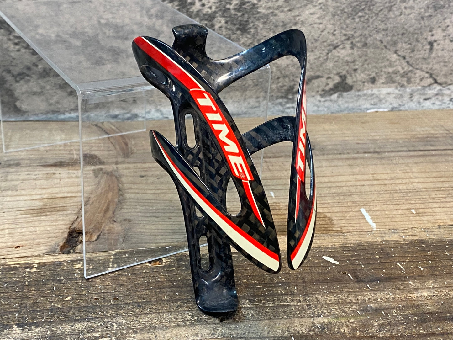 IS495 タイム TIME カーボン ボトルケージ 赤黒