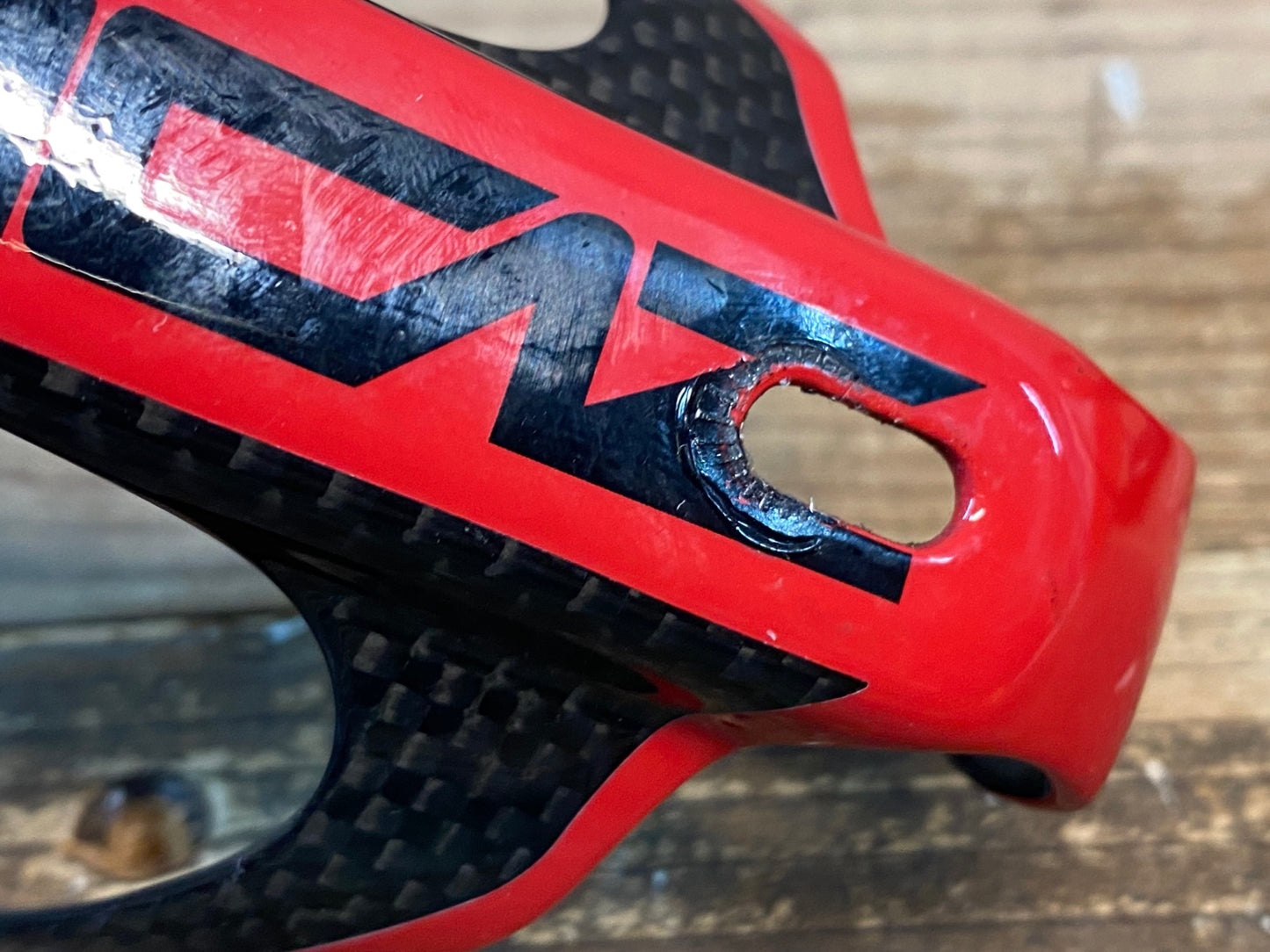 IT152 スパカズ SUPACAZ FLY CAGE カーボン ボトルケージ 2個セット 赤