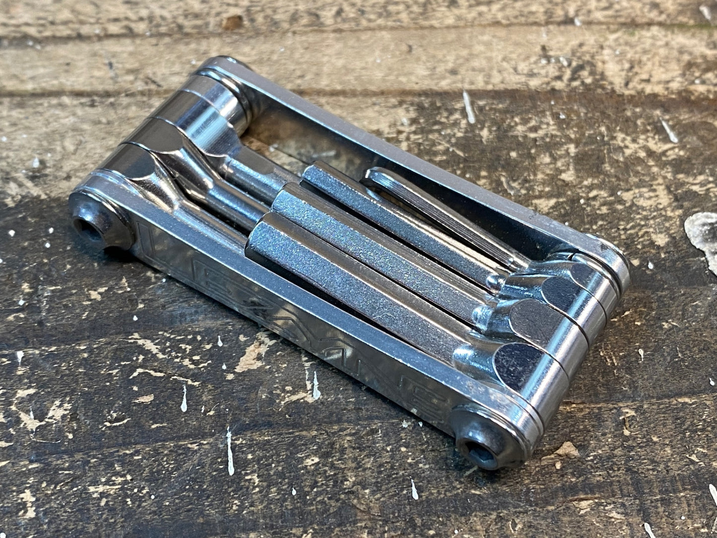 IU896 レザイン LEZYNE SV7 66G マルチツール