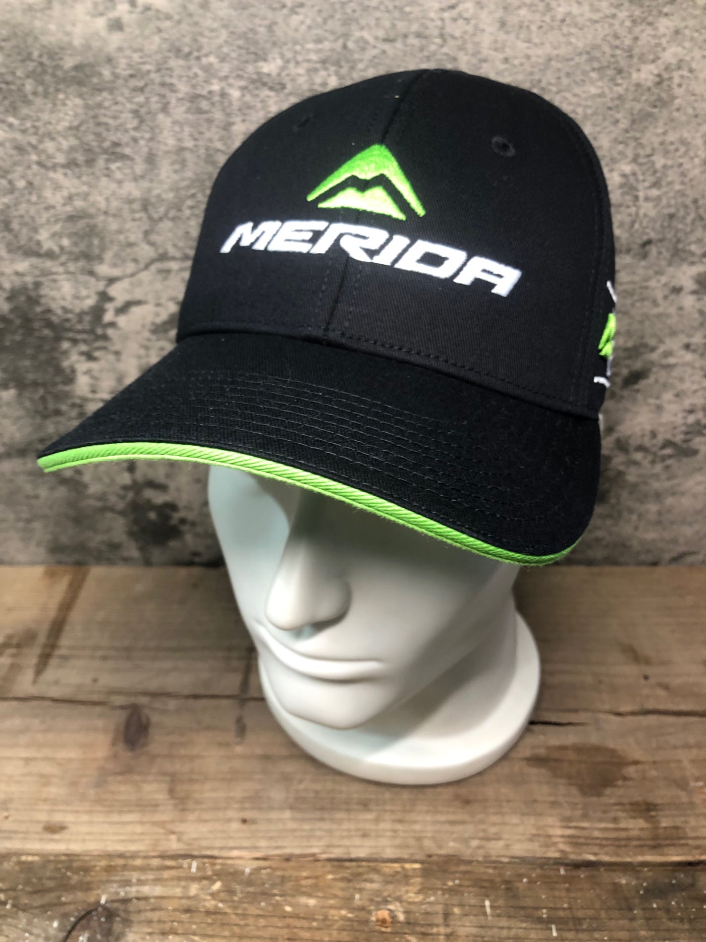 IQ208 メリダ MERIDA キャップ 黒