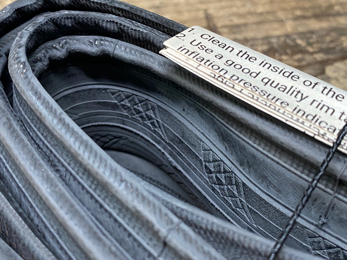 IV705 ヴィットリア vittoria ZAFFIRO PRO GRAPHENE 2.0 タイヤ 700x25c