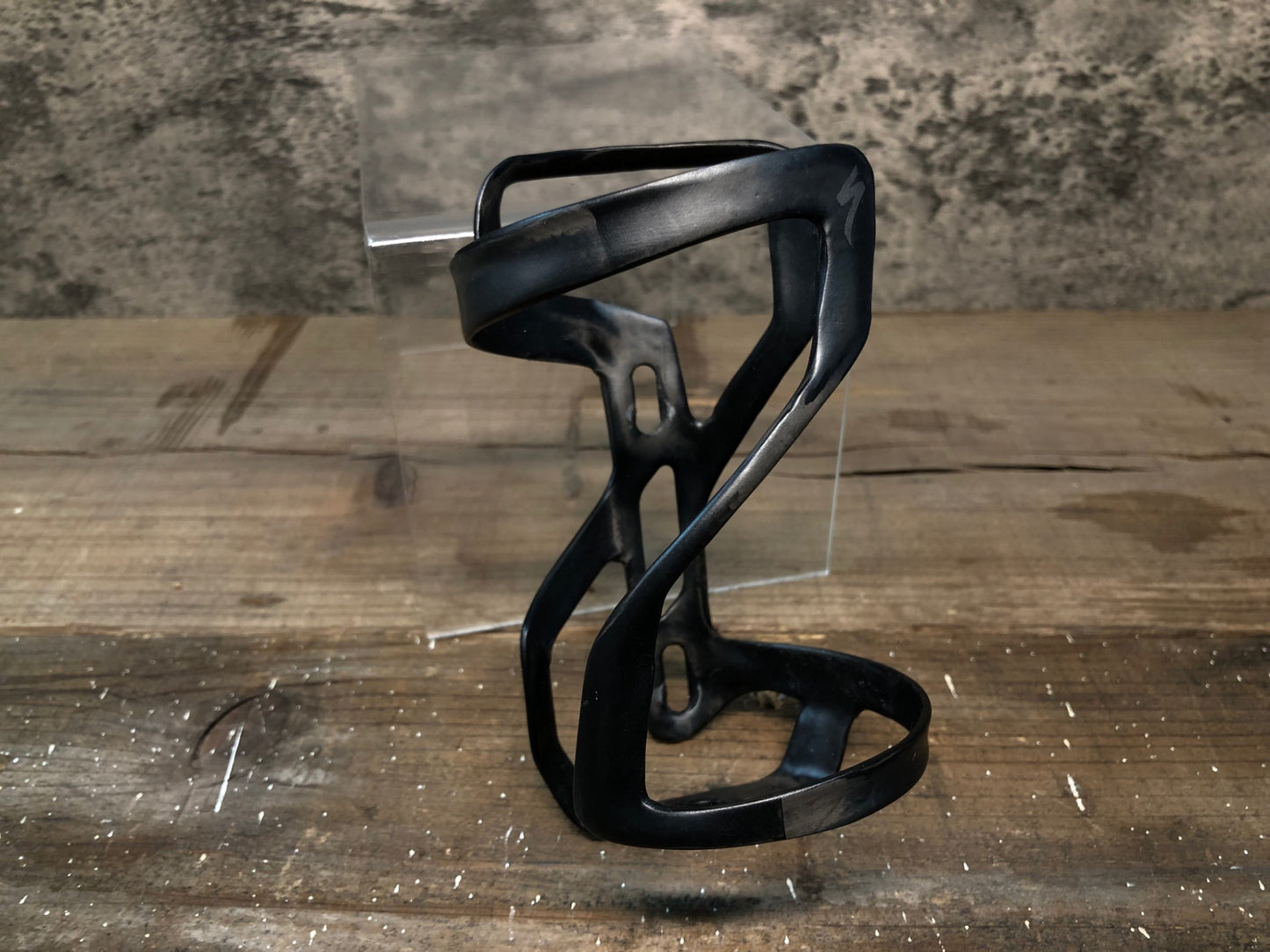 IN681 スペシャライズド SPECIALIZED カーボンボトルケージ 1個