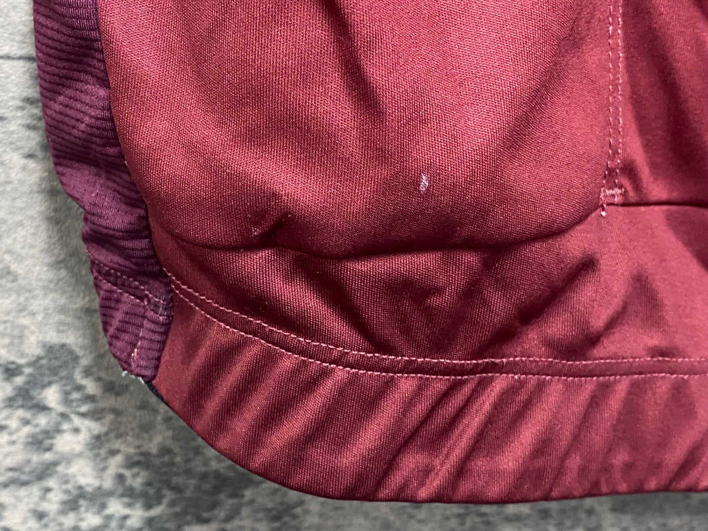 JB432 イザドア Isadore 半袖サイクルジャージ Lサイズ 赤 ※タバコ臭あり