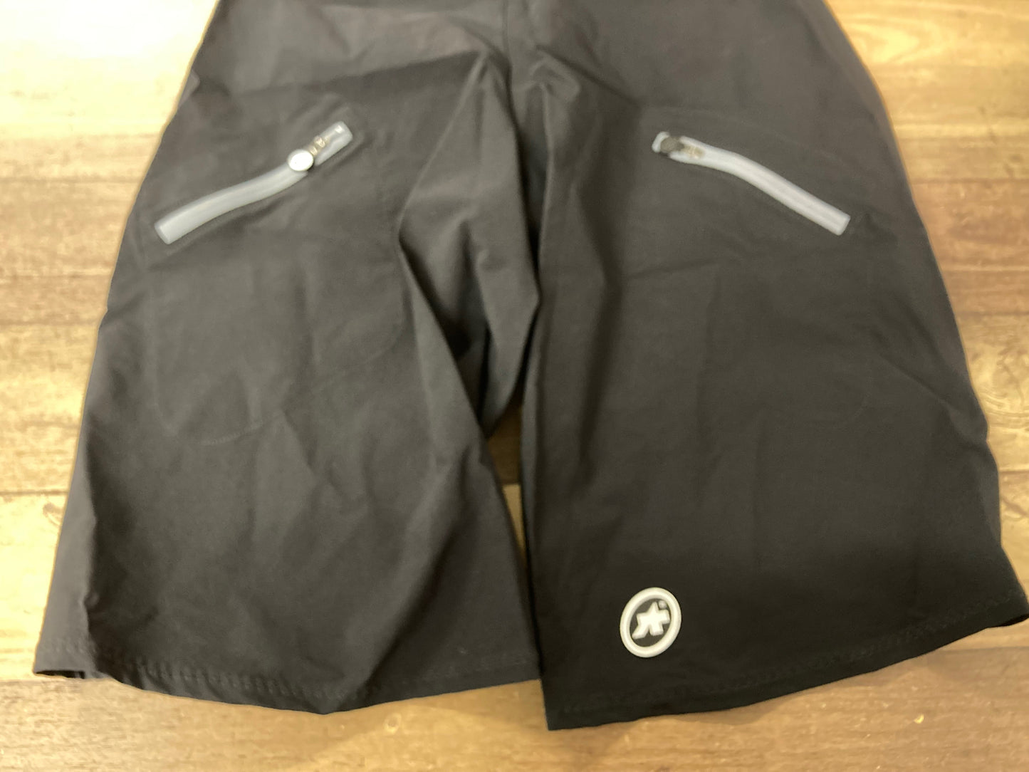 IR560 アソス assos TRAIL CARGO SHORTS 黒 S ※ほつれあり