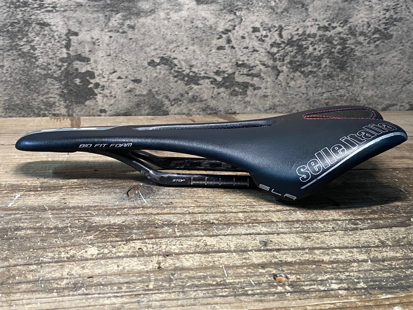 IW283 セライタリア Selle ITALIA SLR KIT CARBONIO FLOW サドル 132mm カーボン