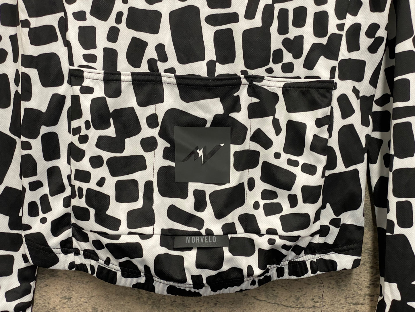 JA642 モーヴェロ MORVELO 長袖 サイクルジャージ 白 黒  S