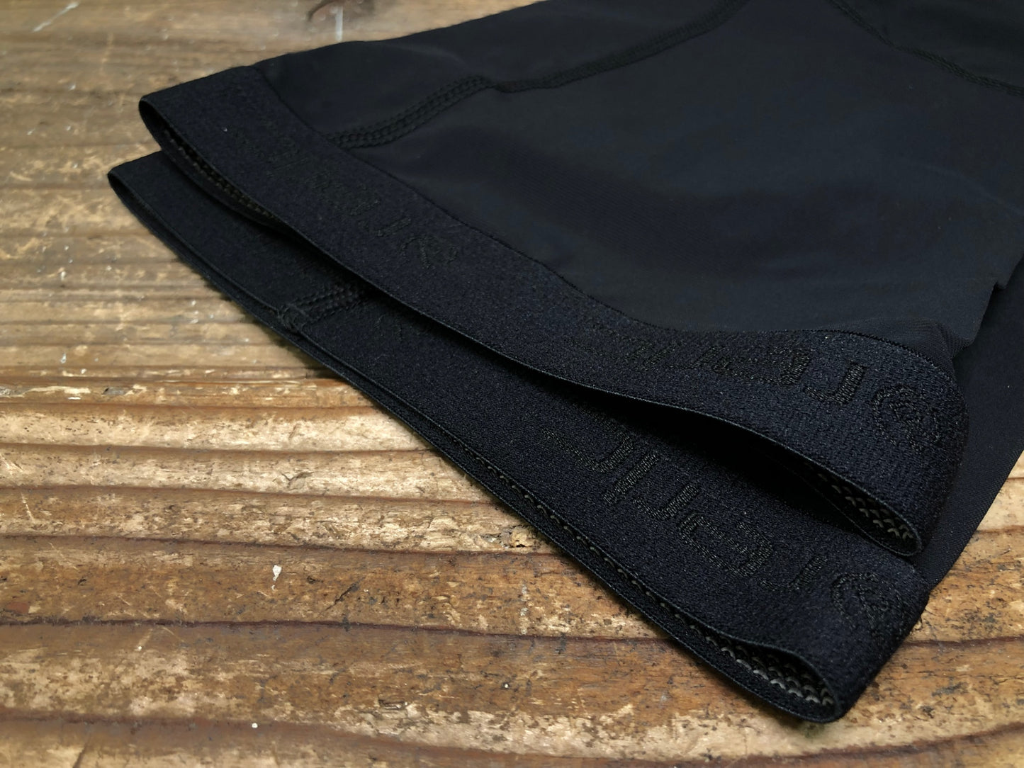 IX050 レリック reric Ursa UV Leg covers レッグカバー 黒 S