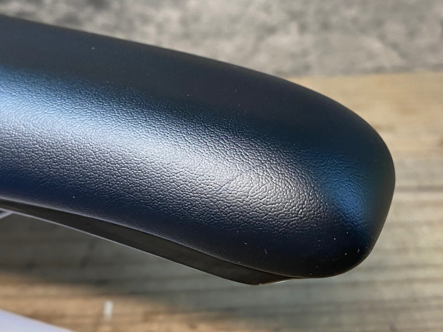 IW004 ジャイアント GIANT CONTACT COMFORT UPRIGHT サドル 黒 クロモリレール