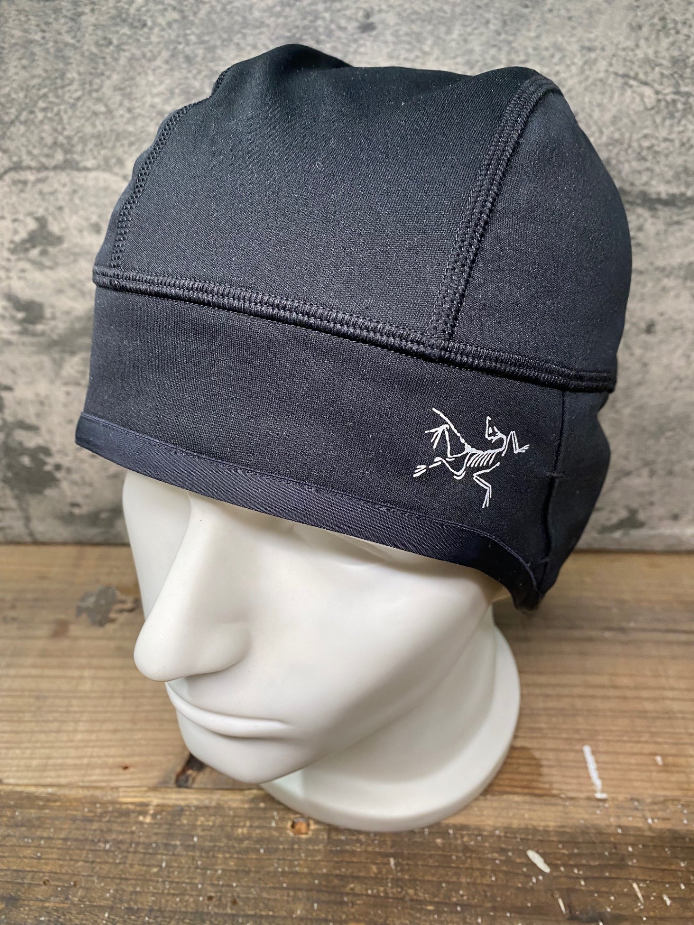 IQ532 アークテリクス ARC'TERYX キャップ 黒 L/G-XL WINDSTOPPER ※タグカット