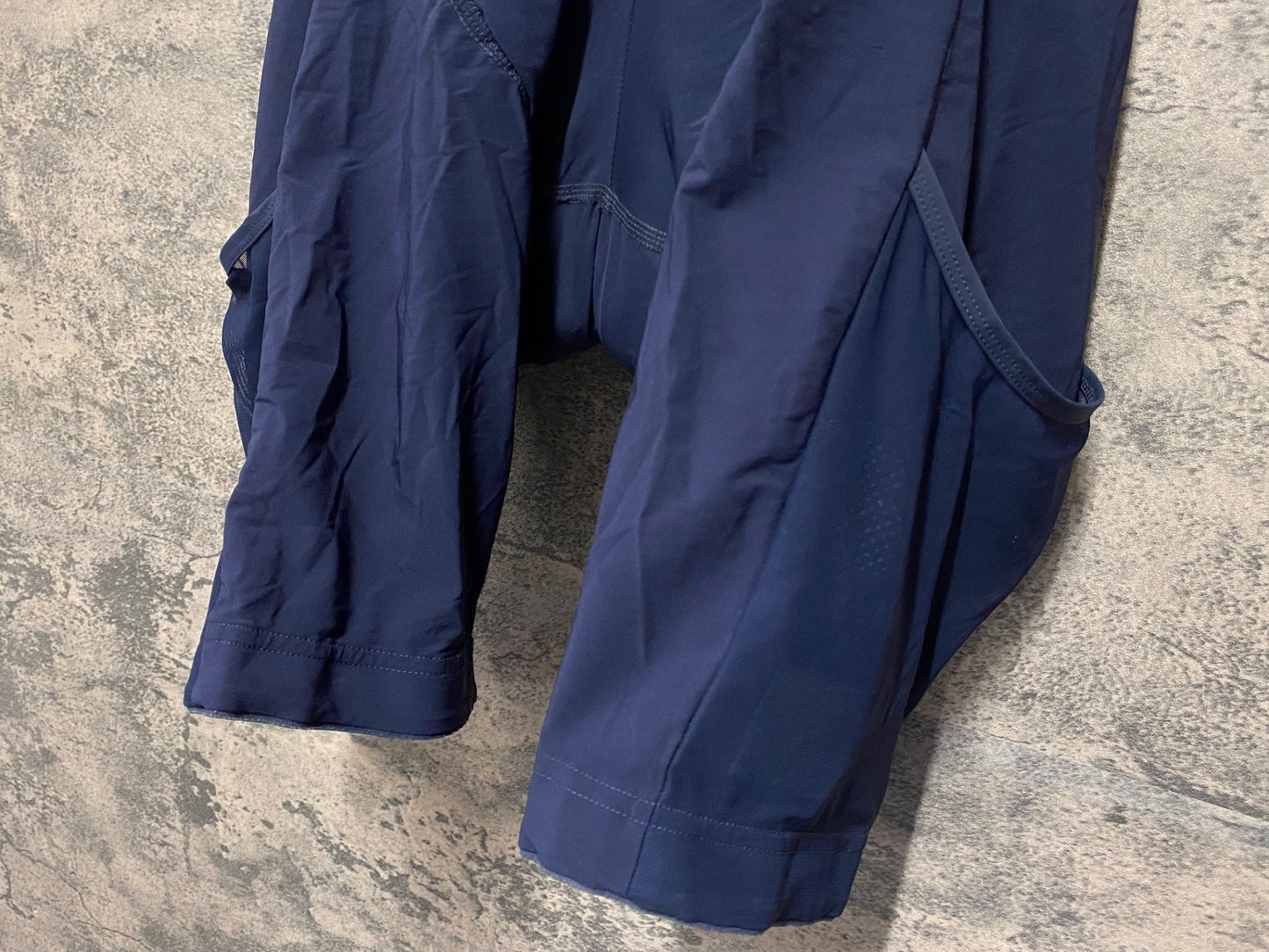 JD495 ラファ Rapha CARGO BIB SHORTS カーゴビブショーツ 白 濃紺 L