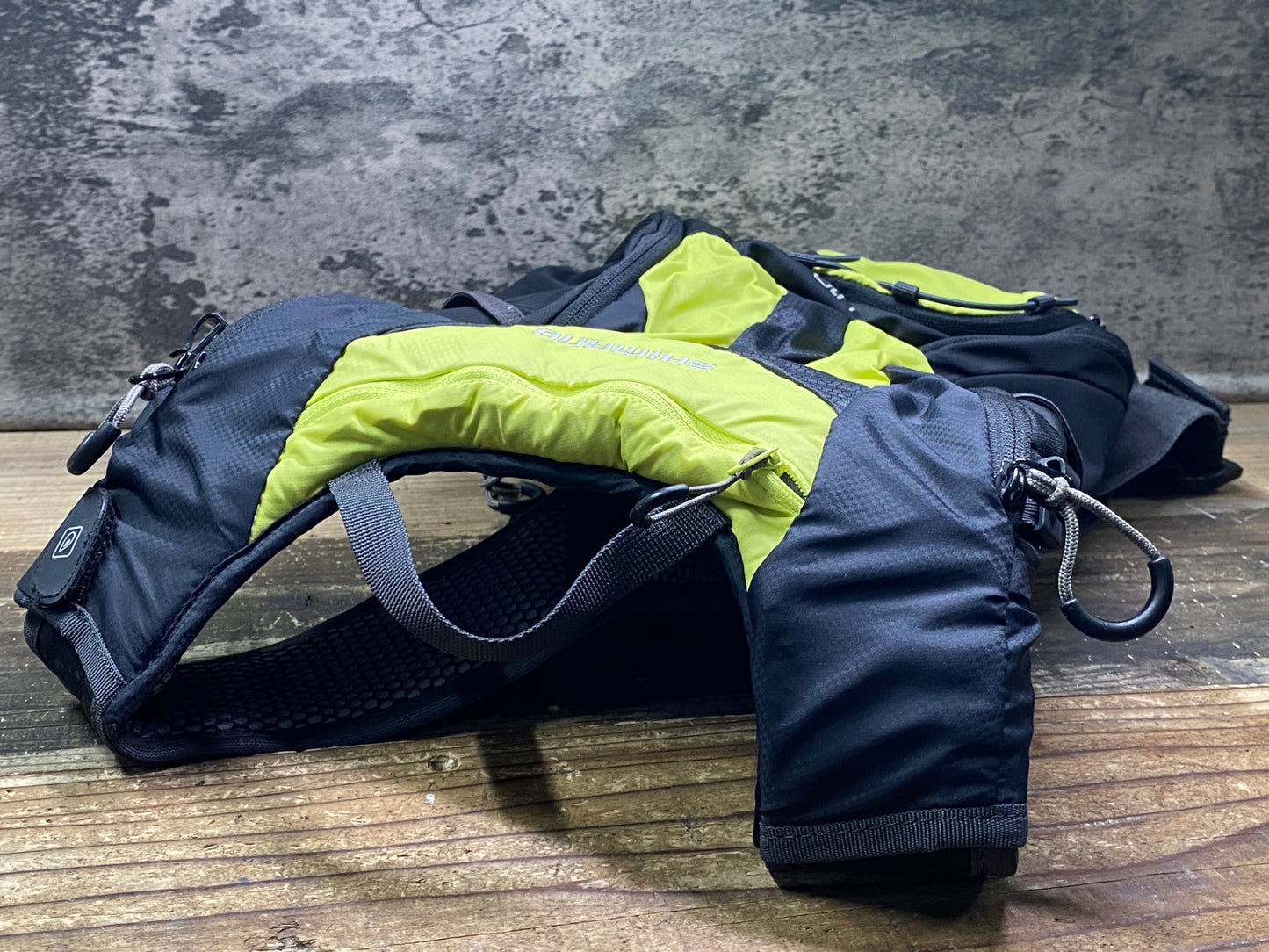 IT942 シマノ SHIMANO U-10 バックパック 黒 黄色