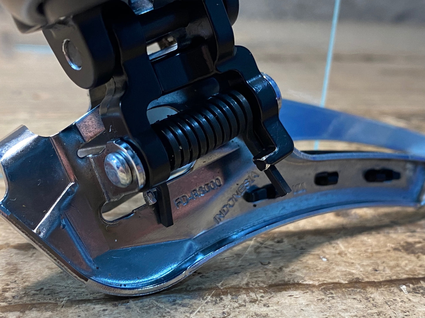 JD597 シマノ SHIMANO ソラ SORA FD-R3000 フロントディレイラー バンド式 Φ31.8