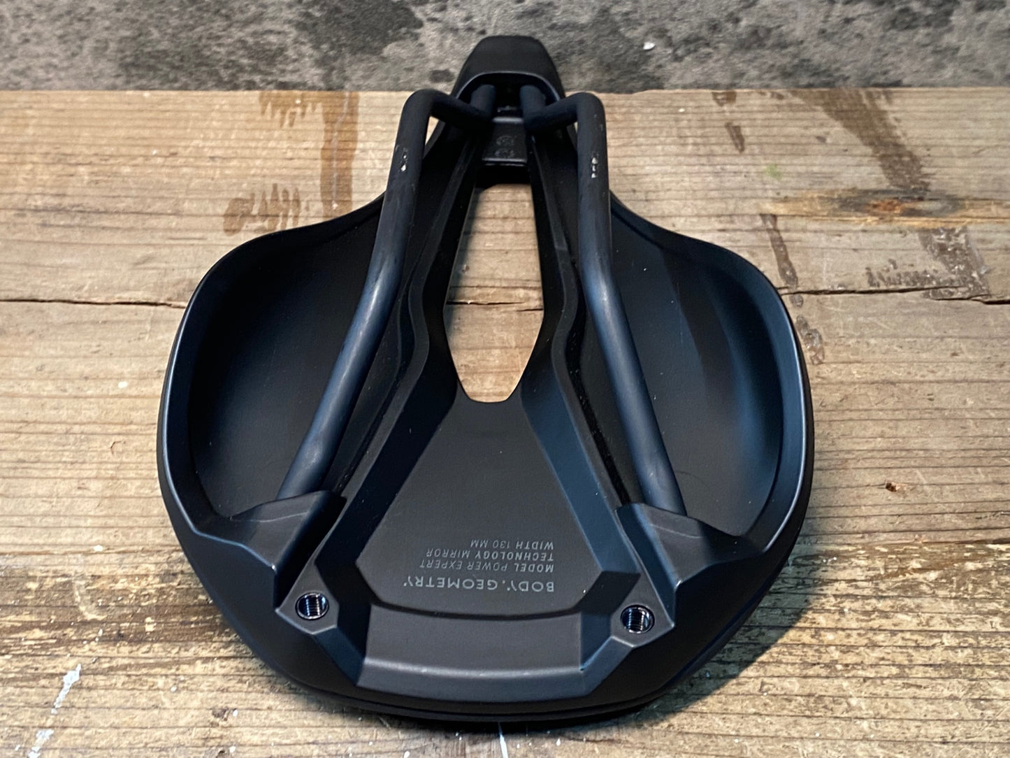 IY583 スペシャライズド SPECIALIZED POWER EXPERT MIRROR サドル 黒 130mm