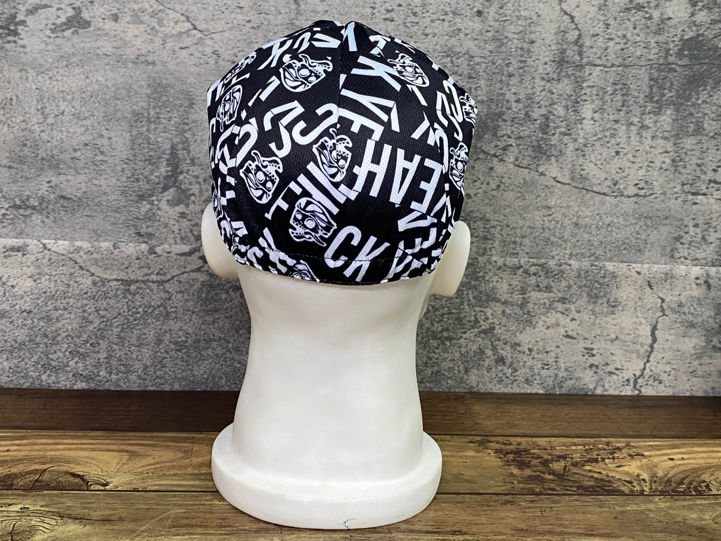 IY687 アタッカー ATTAQUER サイクルキャップ 黒 ワンサイズ