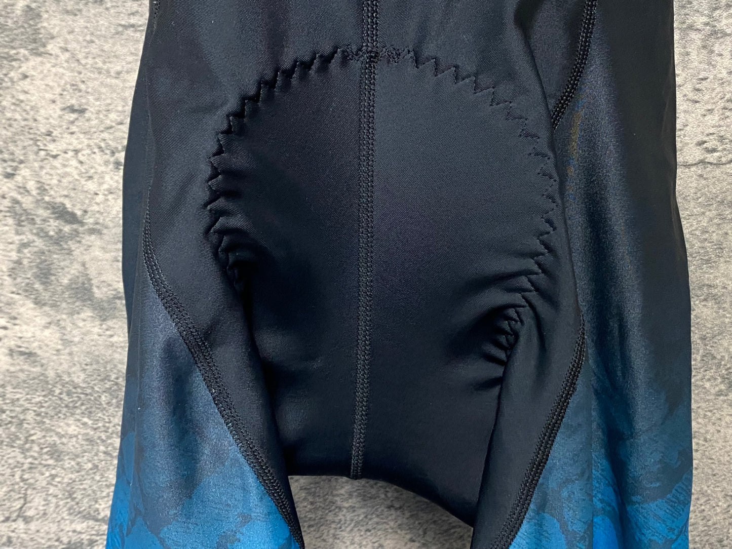 IU113 リオンドカペルミュール Lion de KAPELMUUR ビブショーツ 黒紺 S