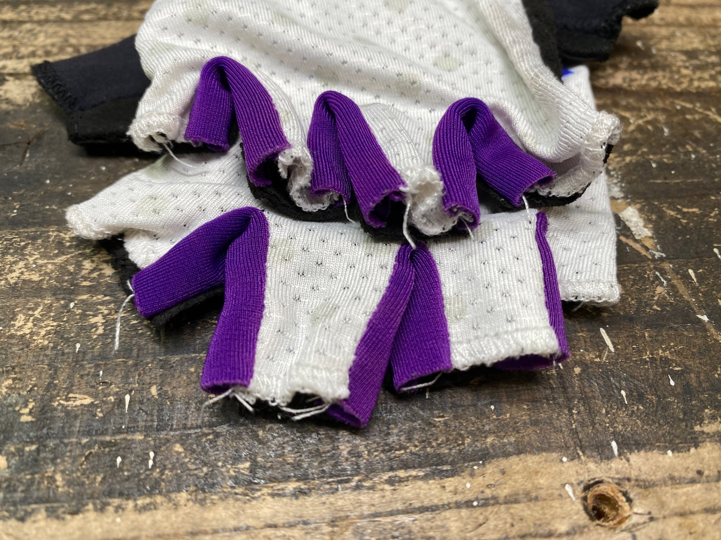 JB089 スペシャライズド SPECIALIZED GRAIL 指切り グローブ 白 紫 S