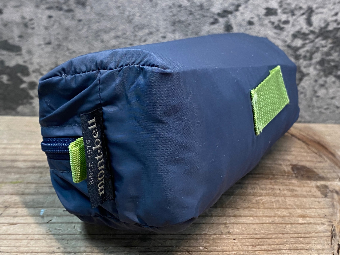 JB491 モンベル mont-bell 横型 輪行袋 グレー