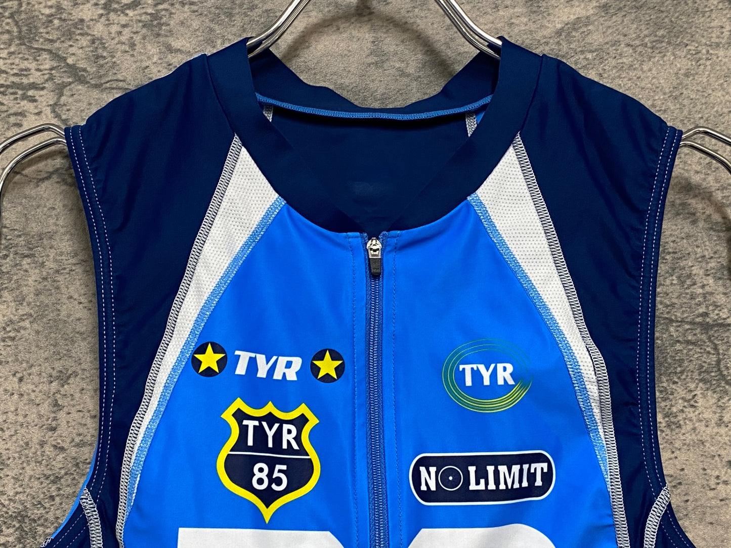 IZ995 ティア TYR ノースリーブ トライアスロンウェア S 水色