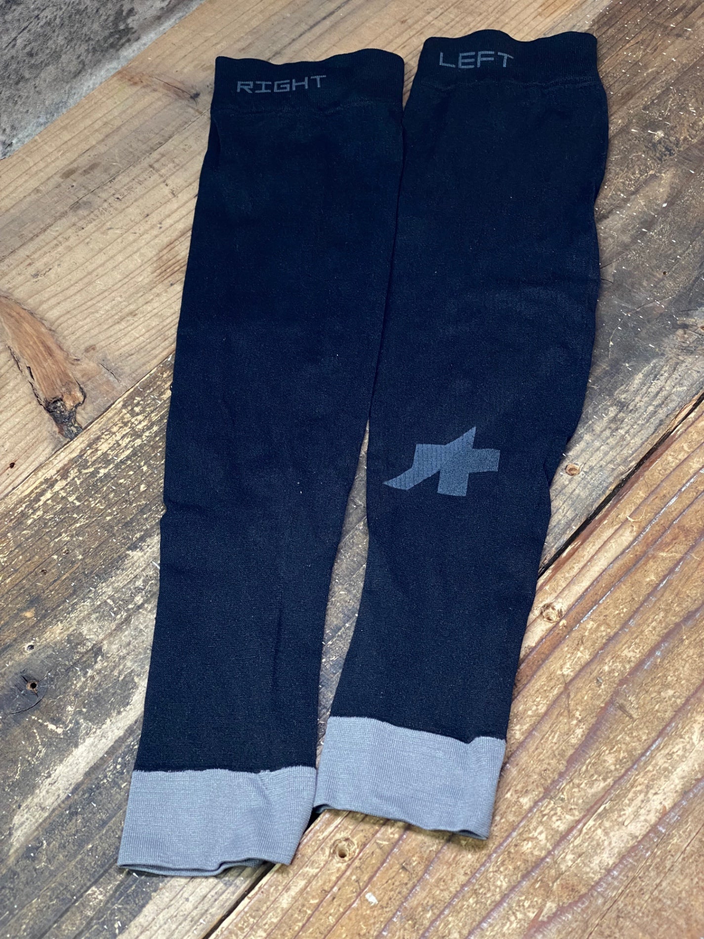 IU049 アソス ASSOS アームカバー I サイズ ブラック