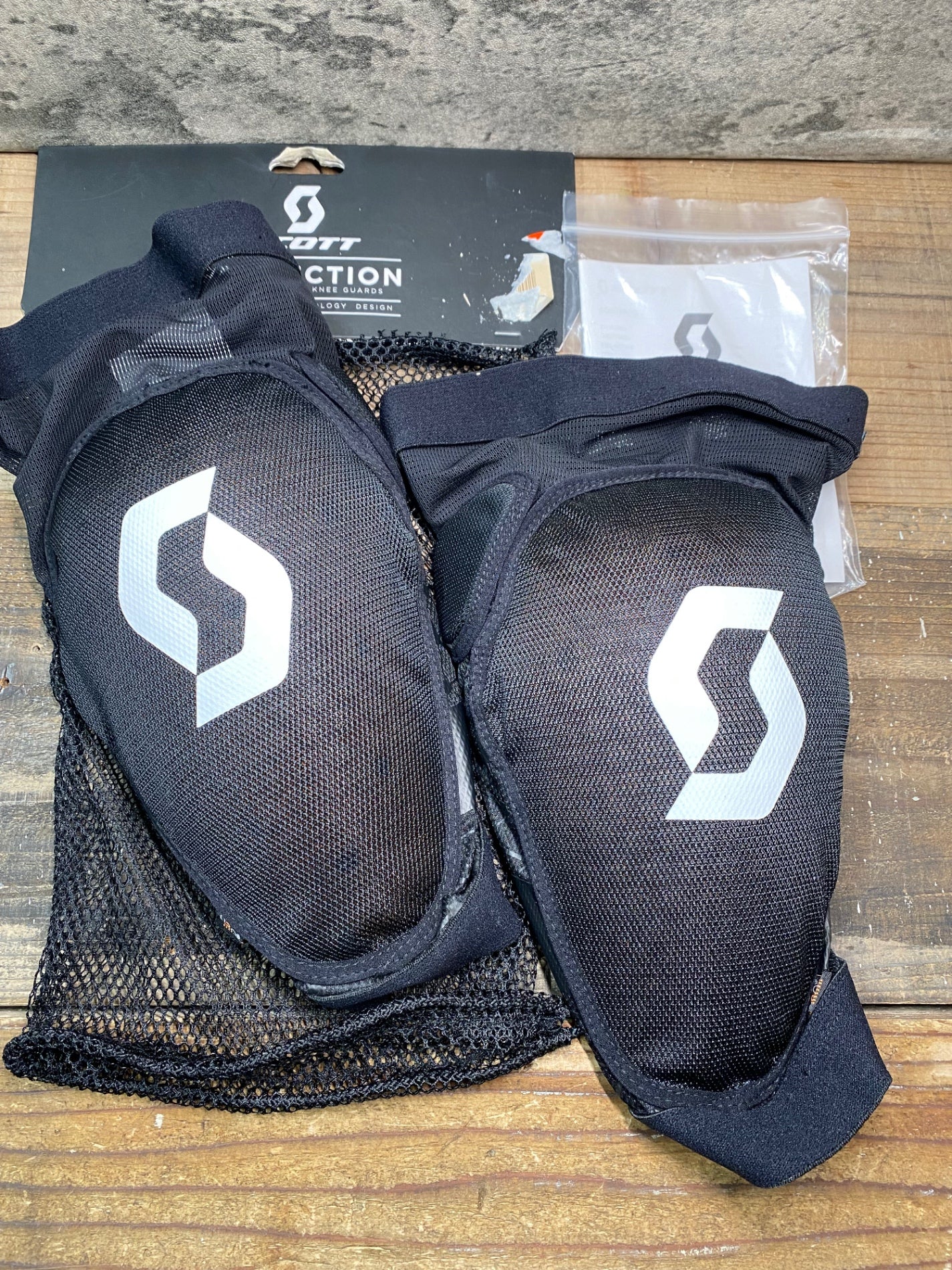 IR270 スコット SCOTT Soldier 2 Knee Guards 黒 L
